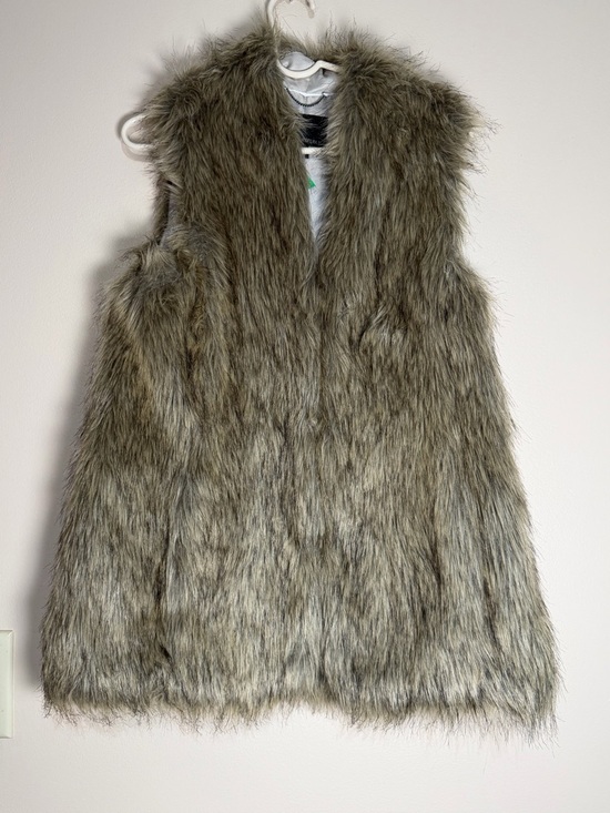 Banana Republic Jackets & Blazers - Banana Republic faux Fur vest